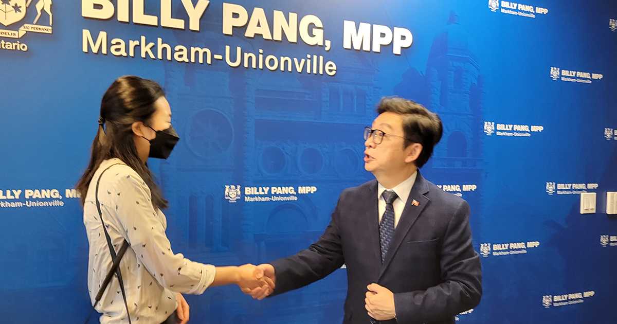RNAO member Yoyo Chen (left) meets with PC MPP for Markham-Unionville Billy Pang.